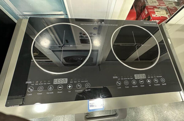 Double induction cooker